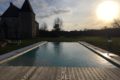 Gite-le-Manoir-de-Vauvredon—piscine-3