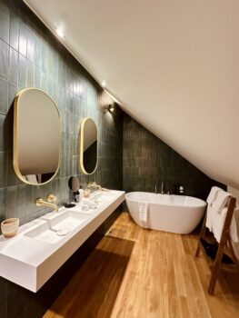 04 Suite La Tour Bathroom