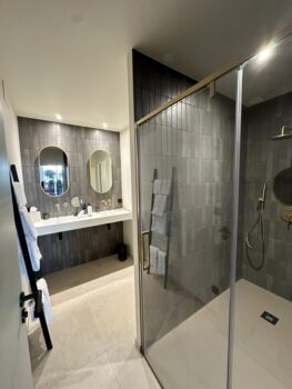 01 Suite La Botanique Bathroom View 1